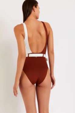 Maillot De Bain 1 Pièce Bi-couleur Marron Et Blanc MARIETA AUKANA 12 Maillot De Bain 1 Pièce Bi-couleur Marron Et Blanc MARIETA AUKANA -Maillots de bain femme Soldes 20e marieta corales 41n38 dos